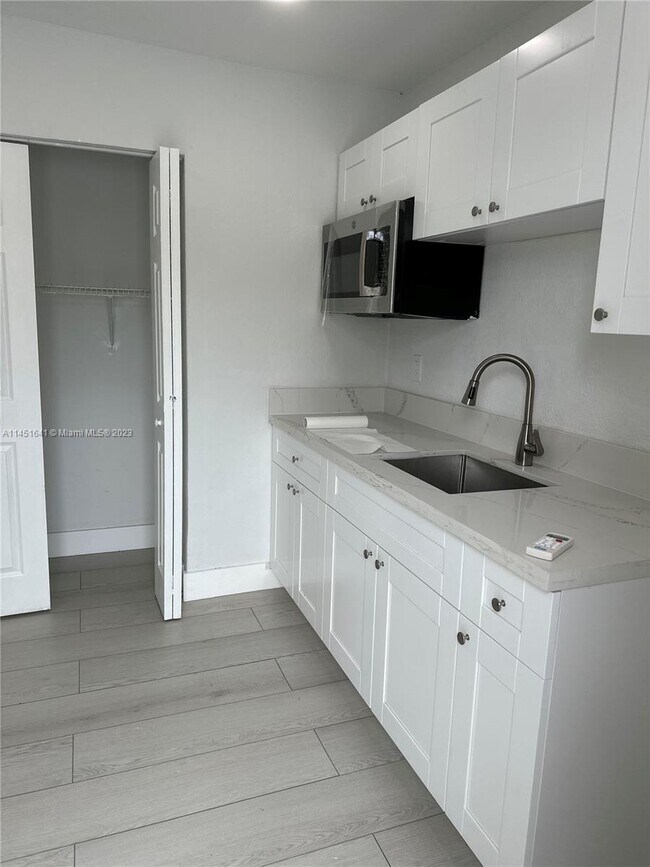 Foto del edificio - 10261 SW 168th St