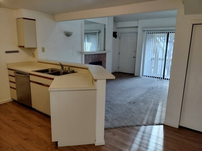 Building Photo - 20 S Boulder Cir