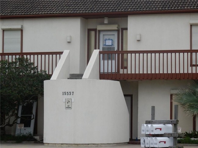 Foto del edificio - 15337 Bonasse Ct