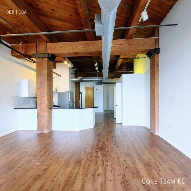 Building Photo - 202 W 5th St