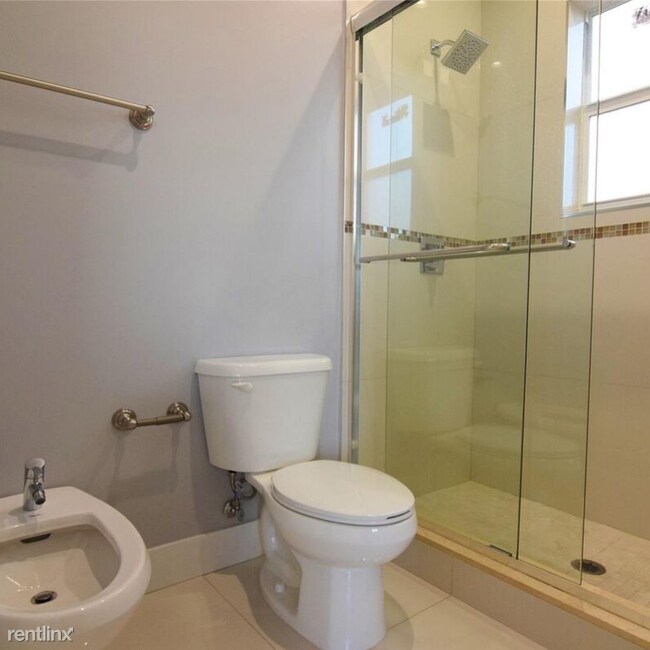 Foto del edificio - 4 br, 3 bath House - 900 SW 65th Ave