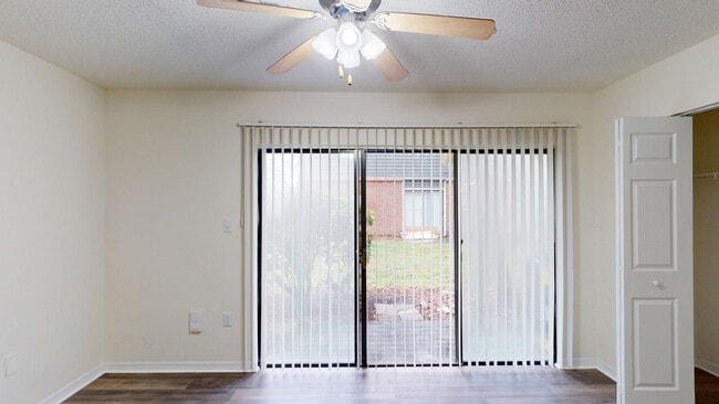 Interior Photo - Cambridge Woods