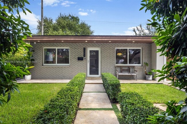 Building Photo - 1261 San Miguel Ave