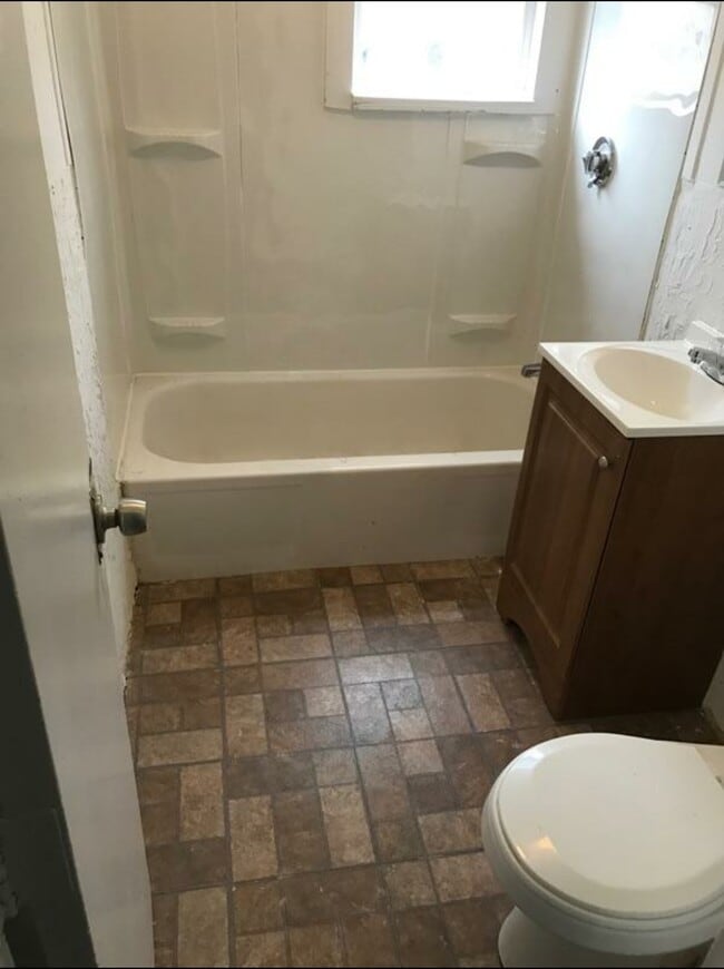 bathroom - 85 Chester Ave