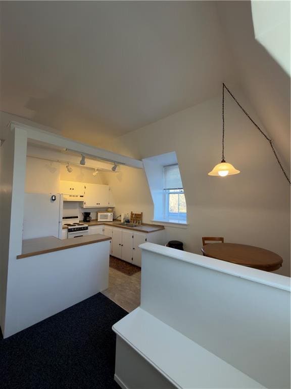 Building Photo - 6 Sunnyside Pl