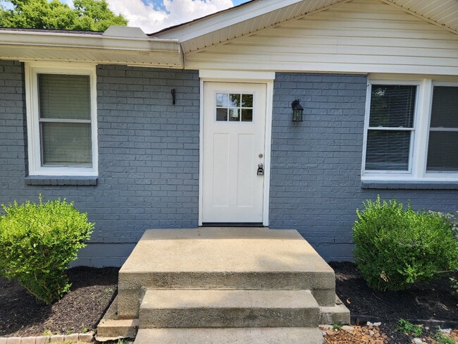 Foto del edificio - Remodeled 3BR, 2BA Duplex Unit in Henderso...