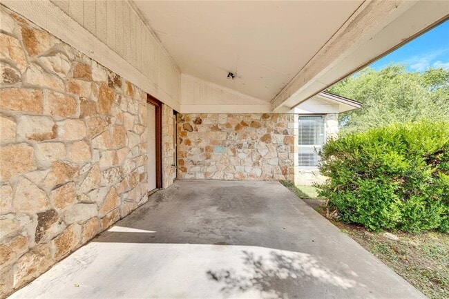 Building Photo - 1510 No Mor Cove