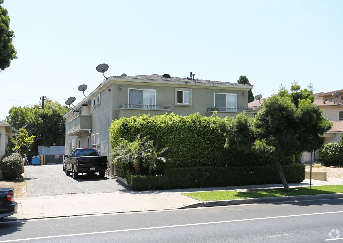 Primary Photo - 11900 Venice Blvd