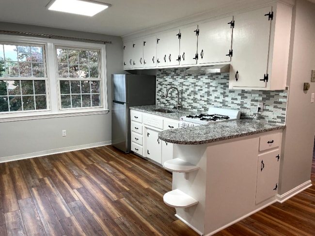 Building Photo - 180 Tyngsboro Rd