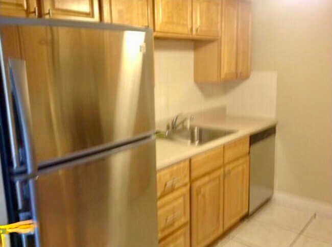 Foto del edificio - Spacious 1-Bed Condo in Sutton House – 974...