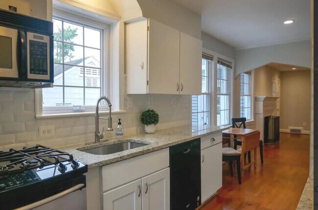 Foto del edificio - 9509 Garwood St
