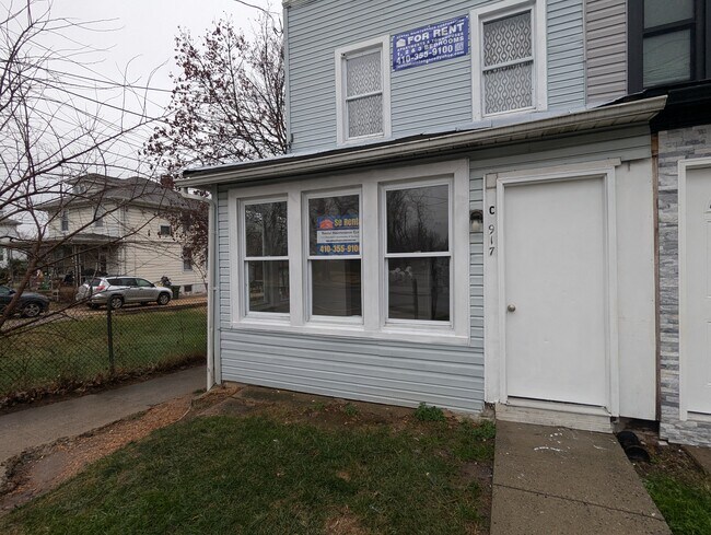 Photo - 917 Church St Apartments