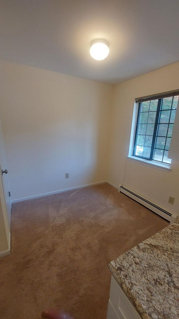 Foto del edificio - 28 Andover Ct