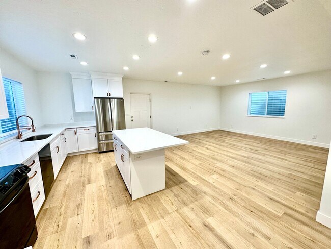 Foto del edificio - 4493 W Wharton Dr