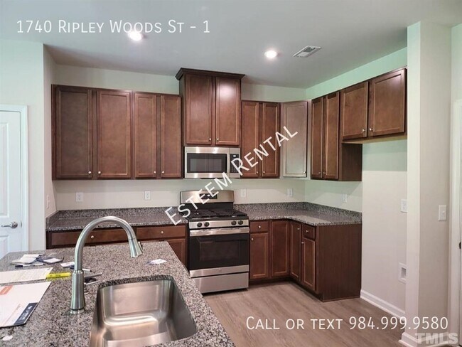 Building Photo - 1740 Ripley Woods St