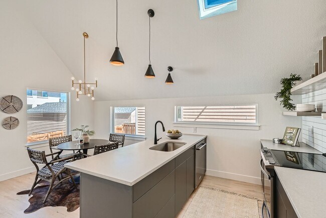 Building Photo - Brand New Luxury Home Near Cherry Creek | ...