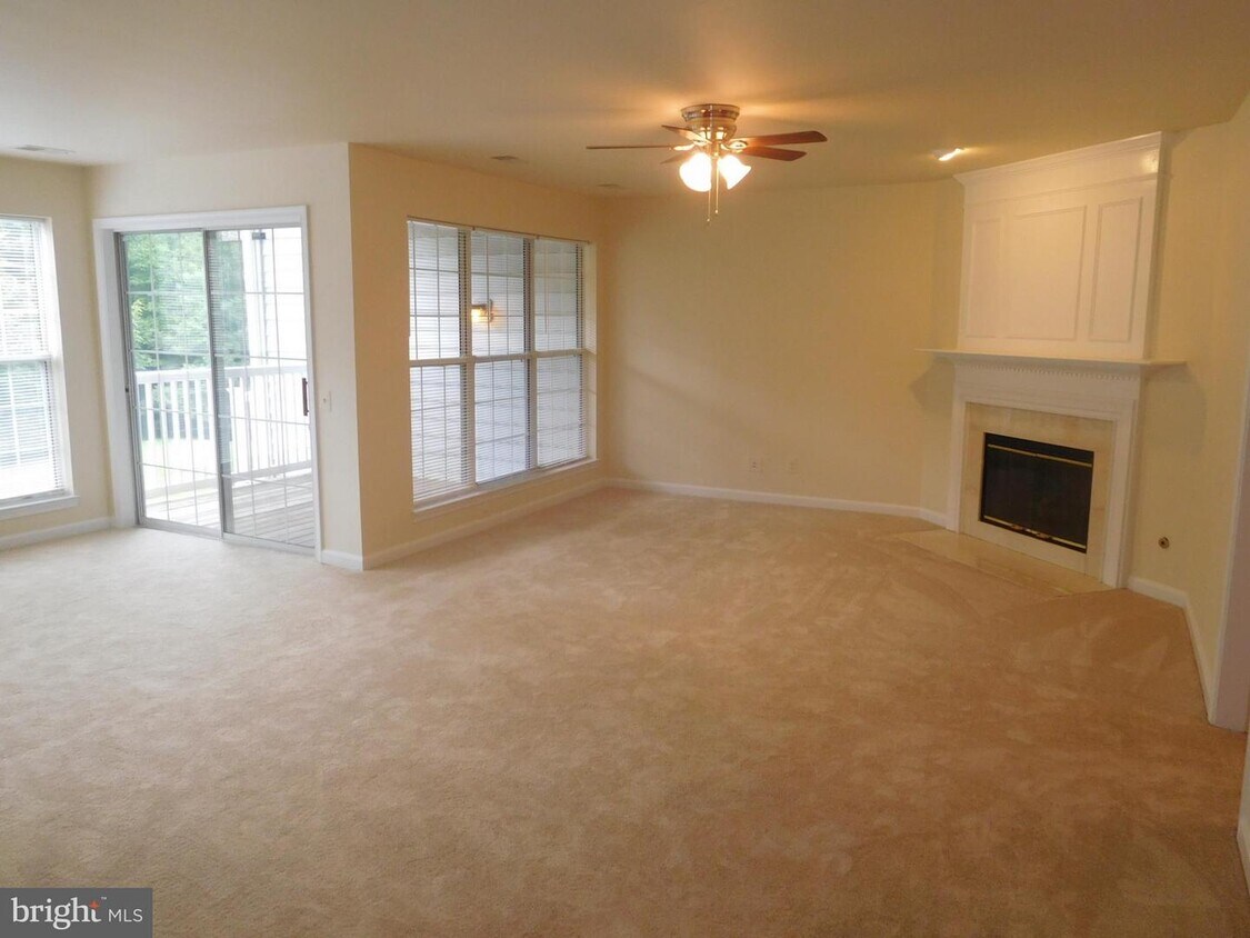 9248 Cardinal Forest Ln Unit 201, Lorton, VA 22079 Room for Rent in