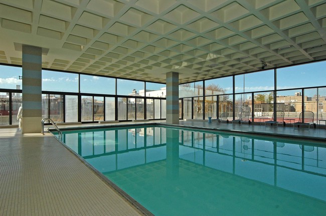 Pool - 5320 N Sheridan Rd