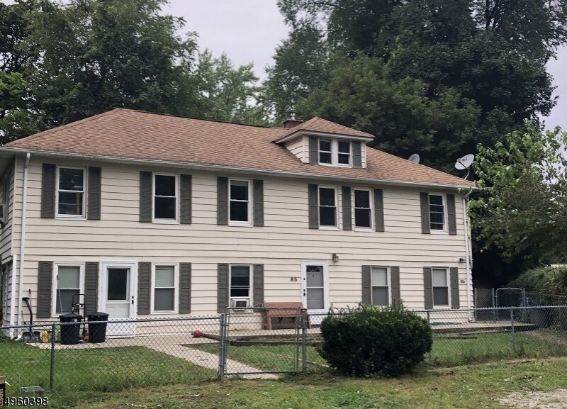 Primary Photo - 85 N Church Rd