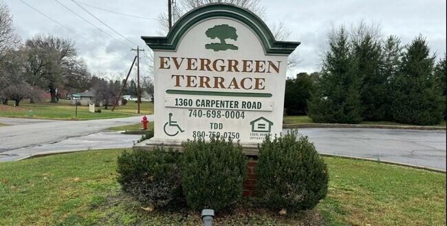 Foto del edificio - 1360 Carpenter Rd