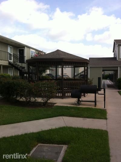 Primary Photo - 10700 Fondren Rd