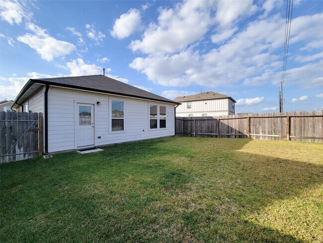 Foto del edificio - 17986 Plow Beam Dr