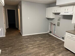 Building Photo - 107 FM 834