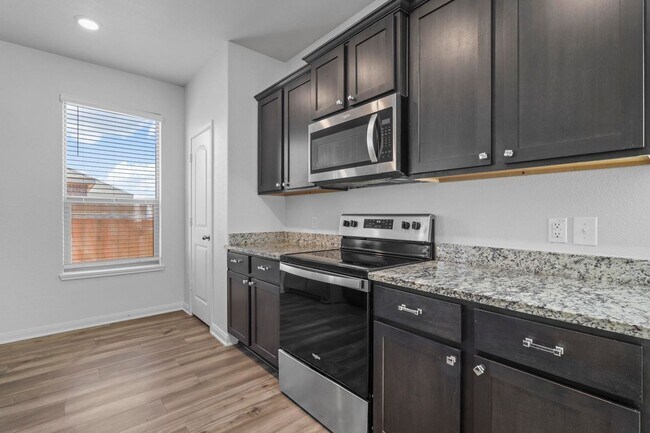 Foto del edificio - Four Bedroom Two Bath, Single Story Home