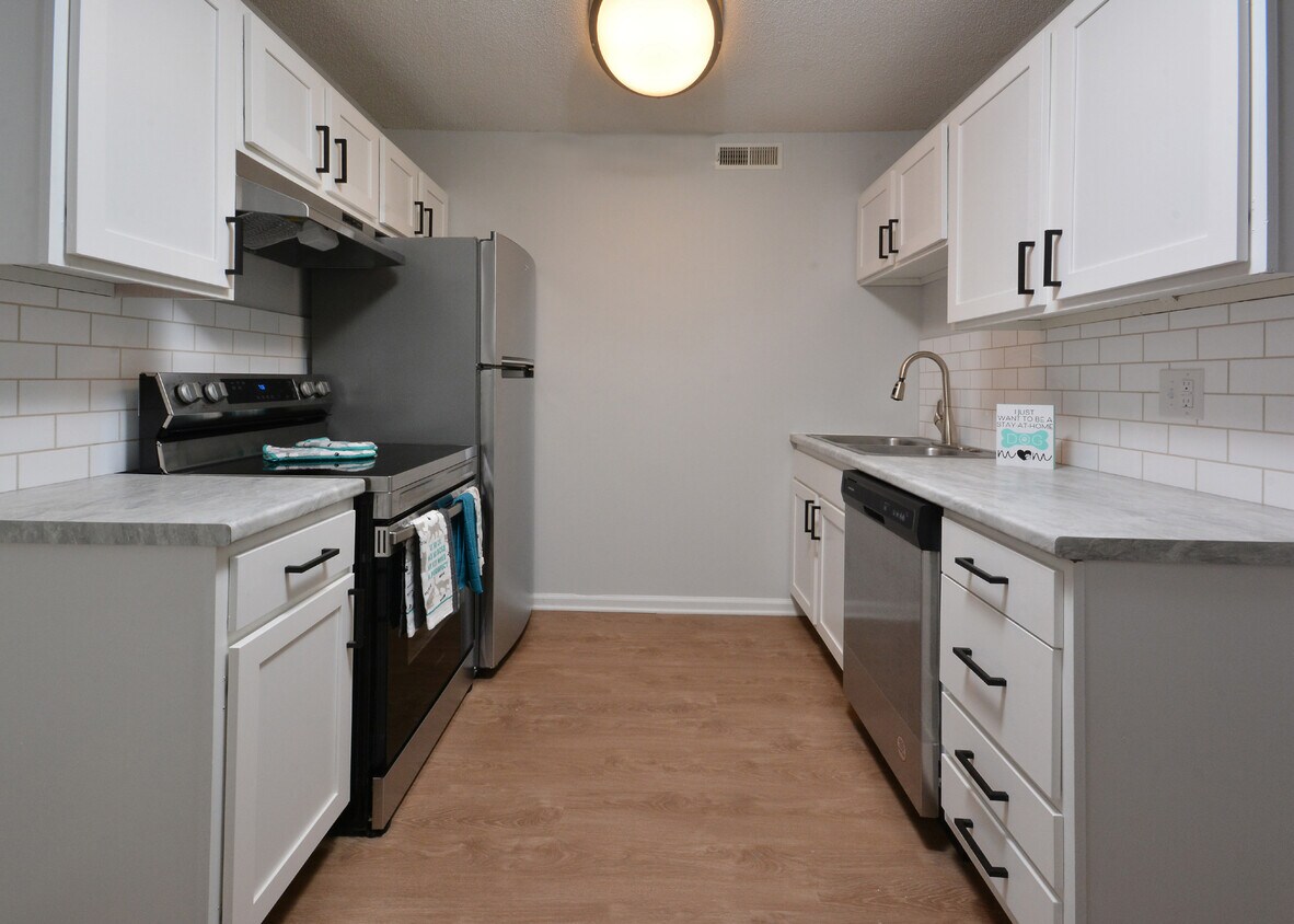 Jamestown Manor Apartments 318 S Scientific St High Point, NC Apartments for Rent in High