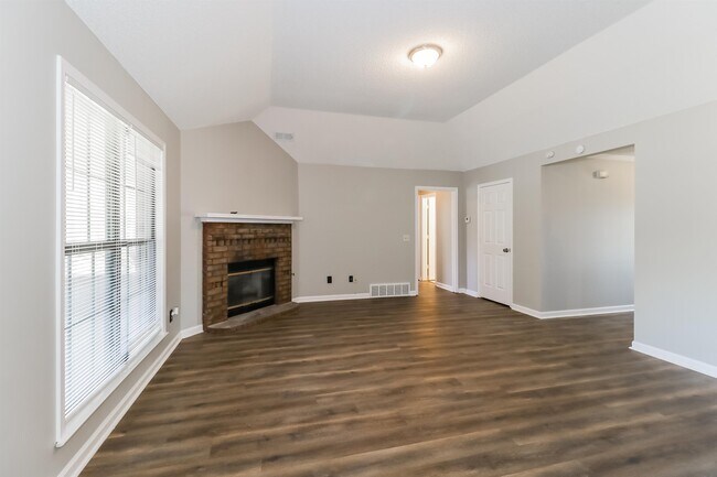 Foto del edificio - 7589 Shelby Woods Cove