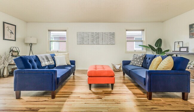 Building Photo - 1015 E State St