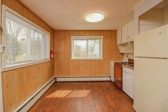 Building Photo - 6-8 Fyfer Pl