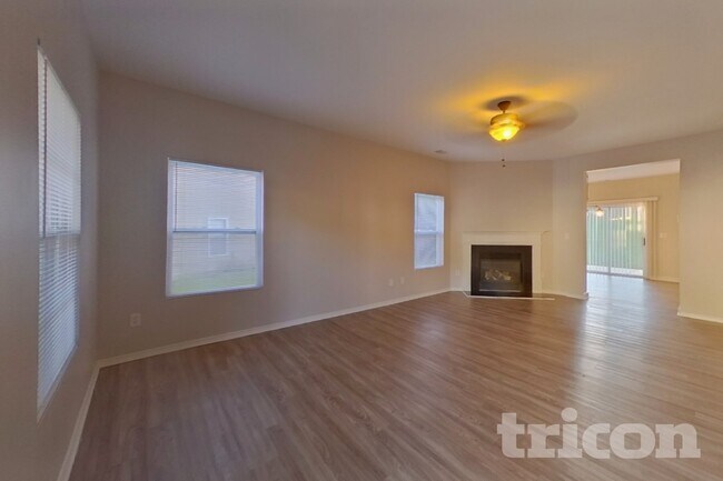 Foto del edificio - 8446 Ainsworth St