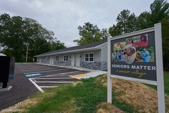 Building Photo - 715 Branch St