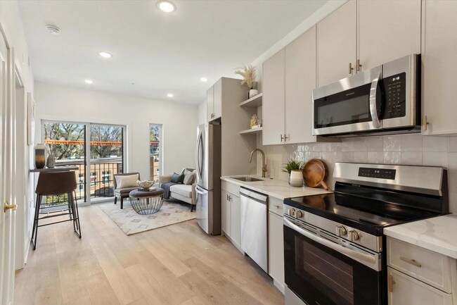 Building Photo - 367 W Hortter St