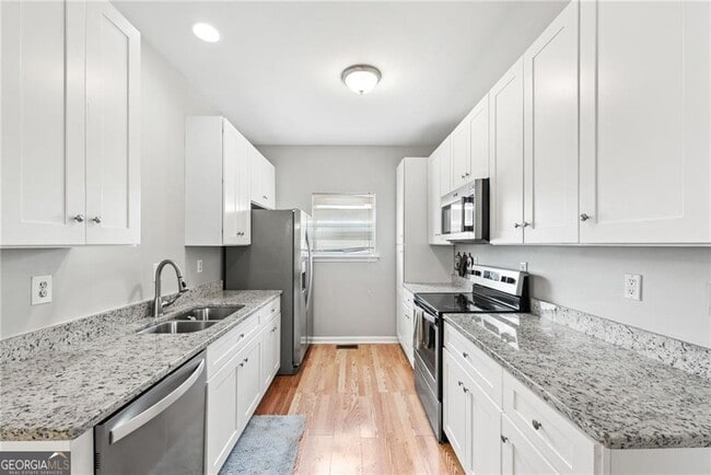 Building Photo - 809 Spencer St NW