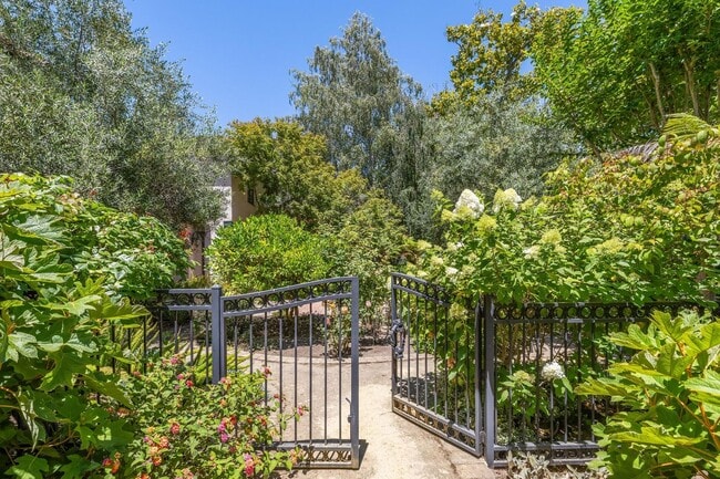Building Photo - Mediterranean Beauty in Crescent Park – 5B...