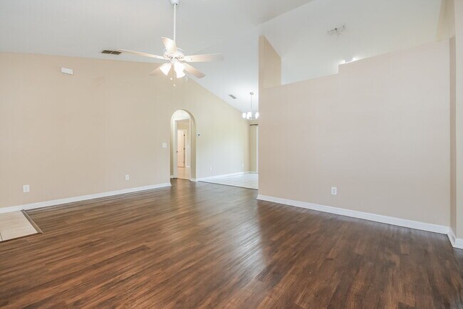 Building Photo - 914 Arbor Hill Cir