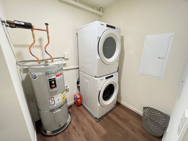 Building Photo - LIKE NEW Condition 1 Bedroom 1 Bathroom at...