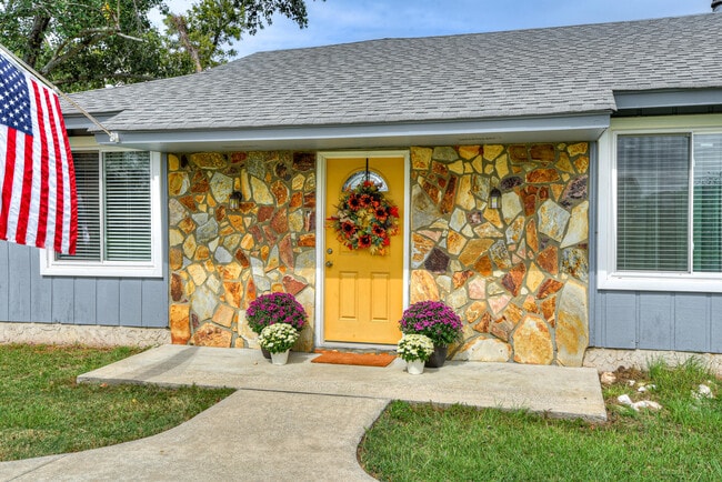 Building Photo - 634 Kettle Creek Dr