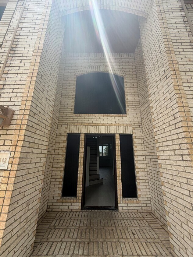 Foto del edificio - 17619 Trinity Meadow Ln