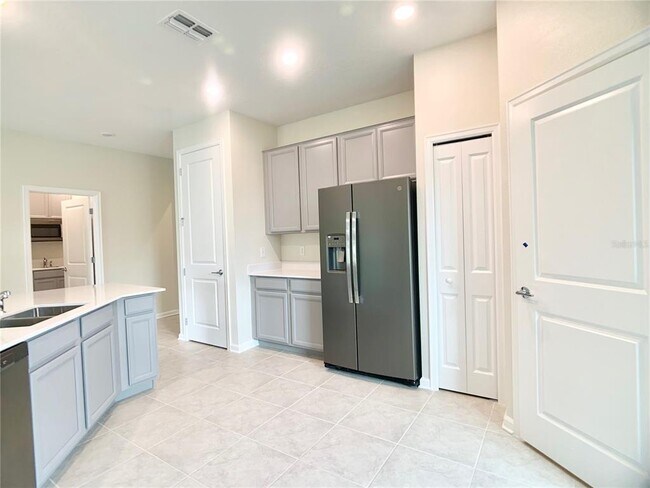 Foto del edificio - 16440 Champlain St