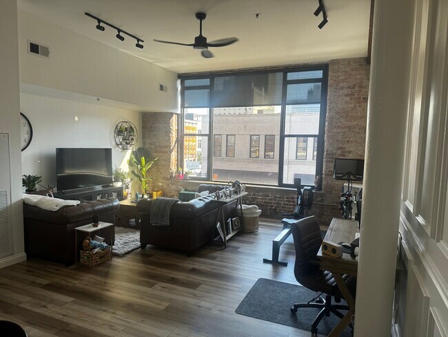 Foto del edificio - 78 E Chestnut St