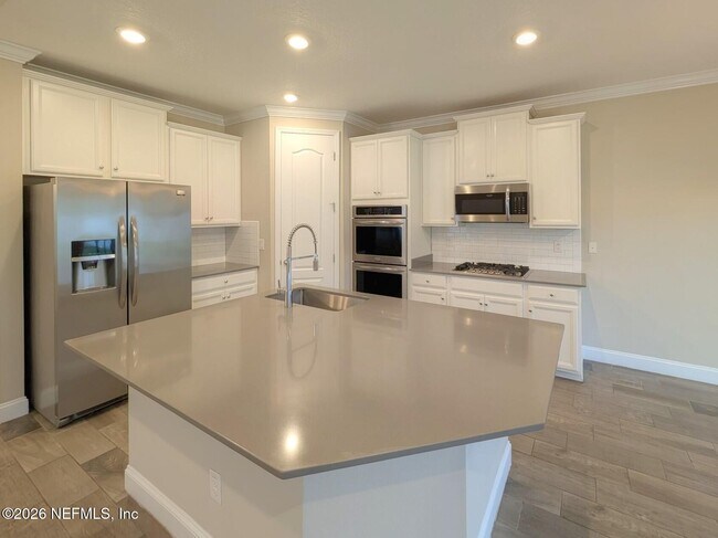 Foto del edificio - 95 Silver Creek Pl