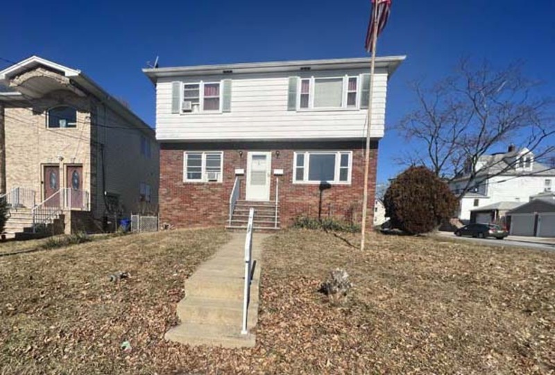 Primary Photo - 73 Summit Ave
