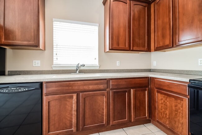 Foto del edificio - 4316 Creeks Run Blvd