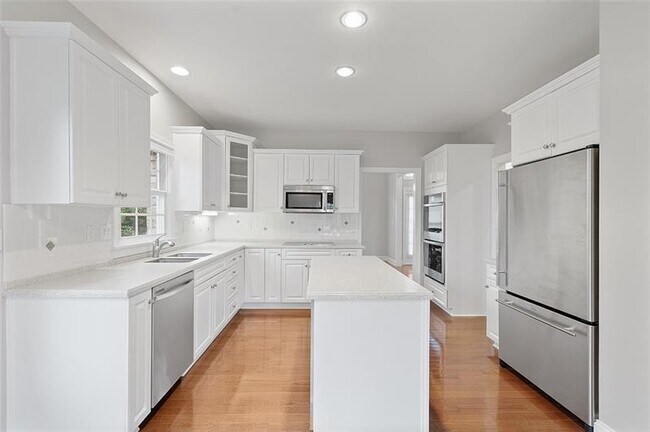 Building Photo - 101 Eagleview Ct