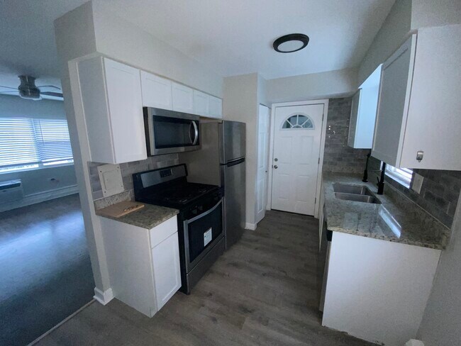 Foto del edificio - 1324 W Sherwin Ave