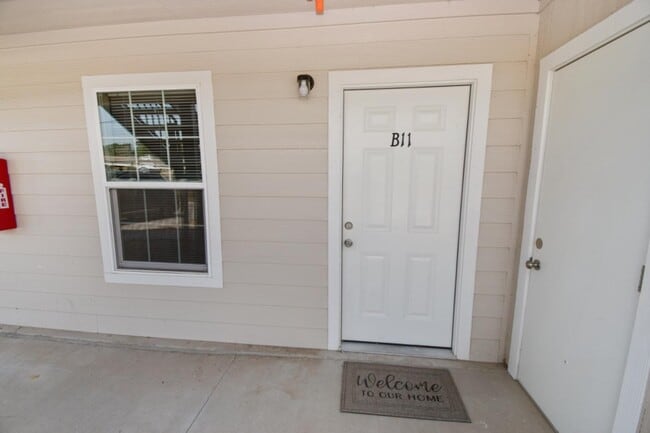 Building Photo - 7905 Goldstar - 25