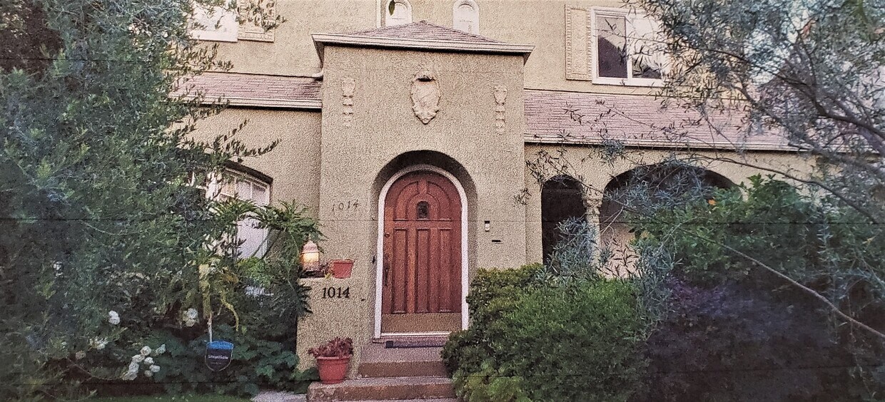 Primary Photo - 1014 S Cloverdale Ave